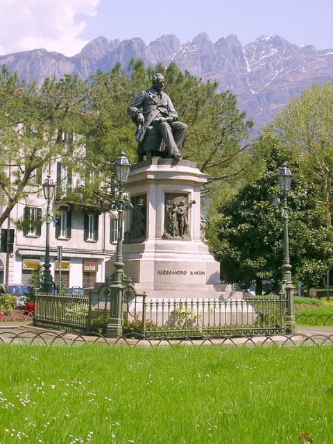 Monumento a Manzoni